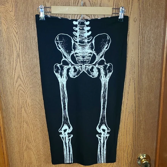 Black Skeleton Print Women's Skirt - Picture 1 of 4